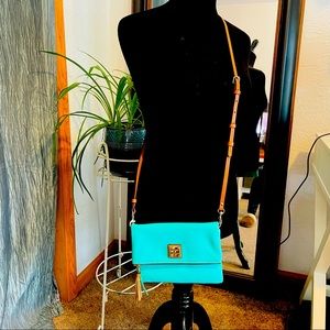 Dooney & Bourke crossbody like new.